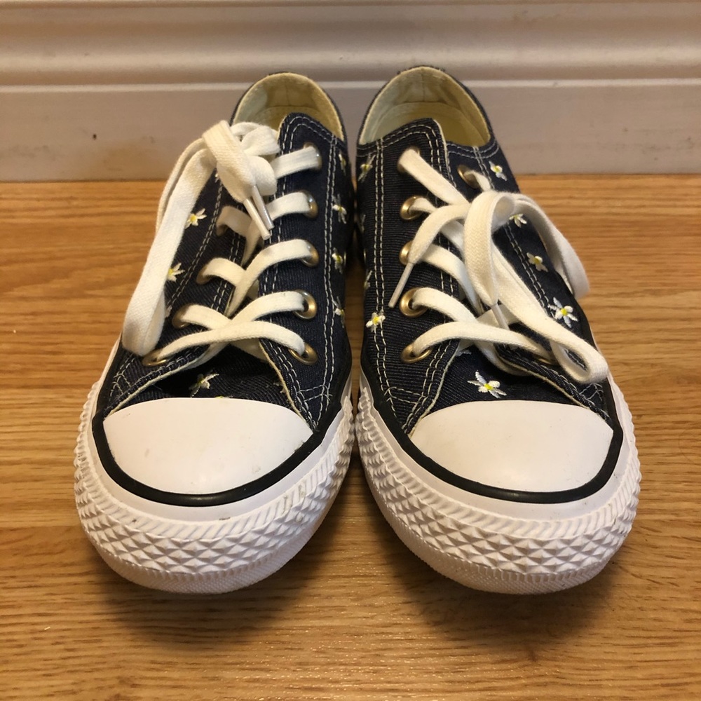 Daisy Converse